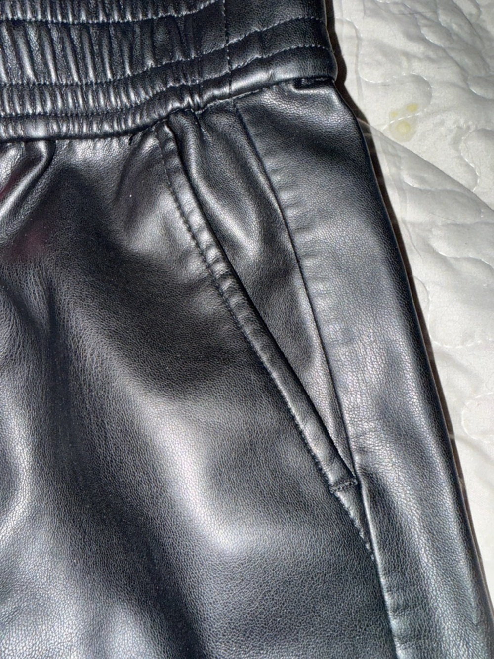 Zara Black Faux Leather Cropped Cargo Pants - Picture 5 of 11
